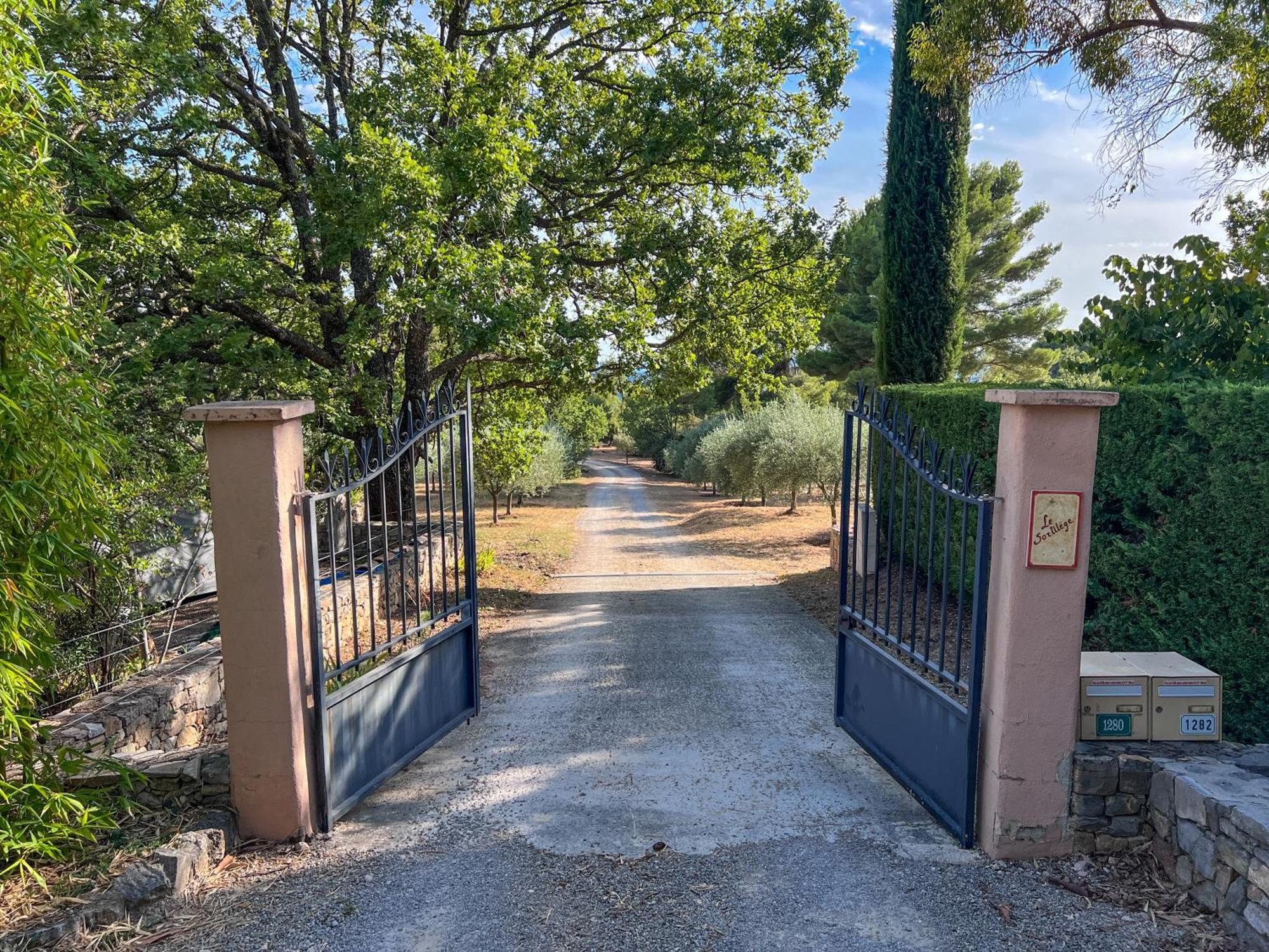 Villa "Le Sortilege" Vue Panoramique Et Piscine Туртур Экстерьер фото